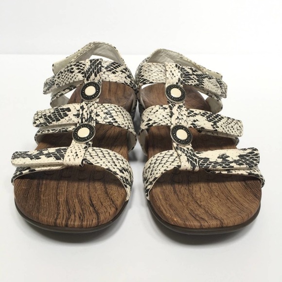 Orthaheel Vionic Yasmin Snakeskin Footbed Sandal, Size 6 - Picture 2 of 13